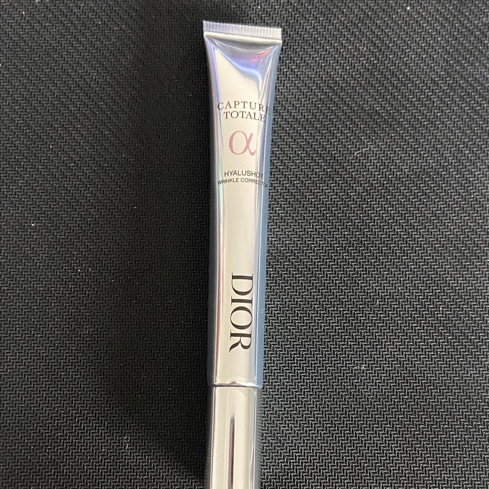 Dior Capture Totale Hyalushot wrinkle corrector